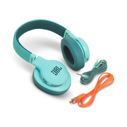JBL E55BT - Teal - Wireless over-ear headphones - Detailshot 5