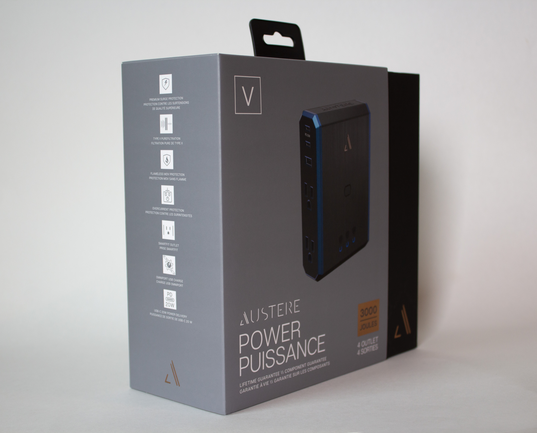 Austere V Series Power 4-Outlet With Omniport USB & 20W USB-C PD Port - Black - Austere V Series Power 4-Outlet With Omniport USB & 20W USB-C PD Port - Detailshot 2