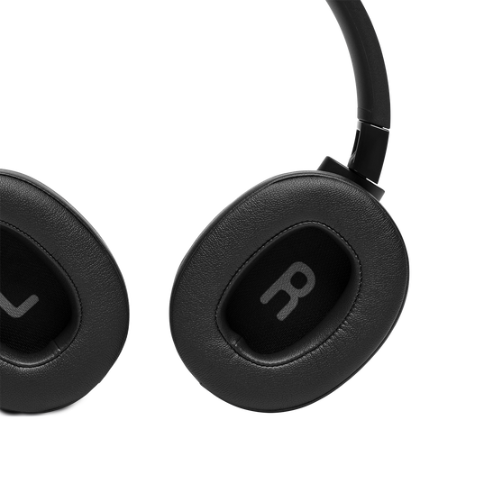 JBL TUNE 700BT - Black - Wireless Over-Ear Headphones - Detailshot 6