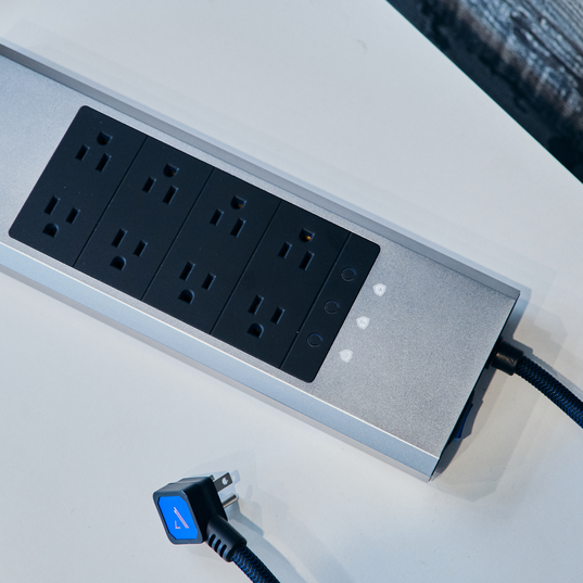 Austere V Series Power 8-Outlet with Omniport USB - Black - Austere V series 8-outlet aDesign power with Omniport USB - Front