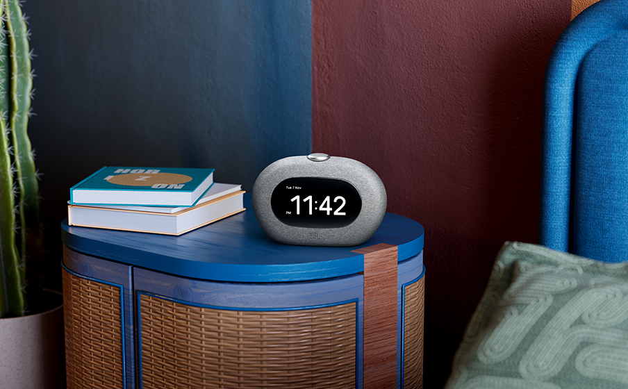 Radio and Bluetooth&reg; music streaming