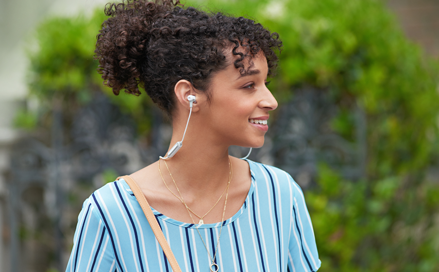 jbl live25bt in ear wireless headphones
